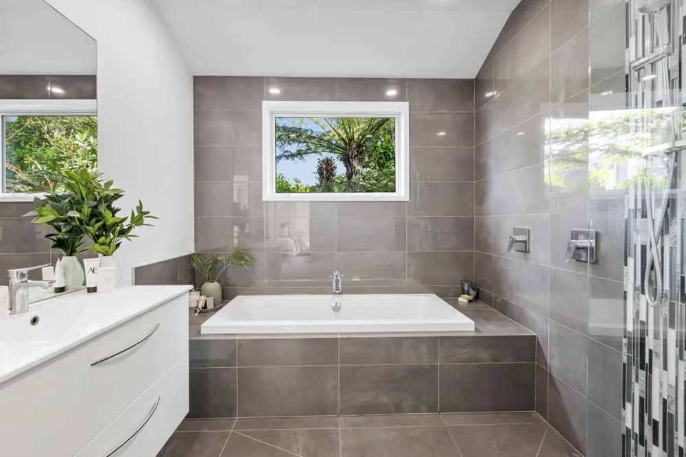 Photos of 25 Whitby Crescent