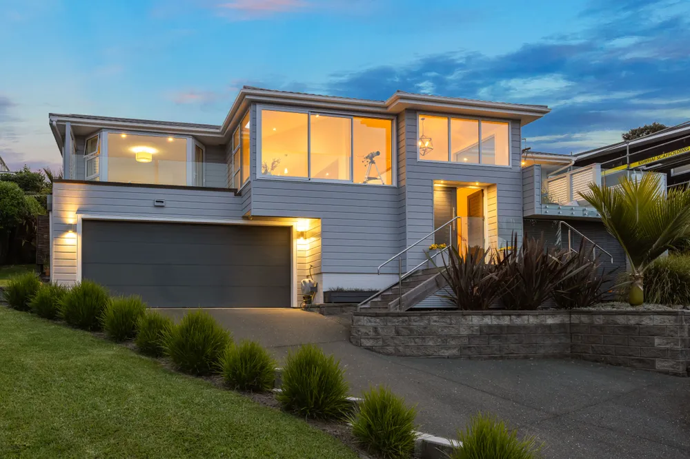 Photos of 25 Whitby Crescent