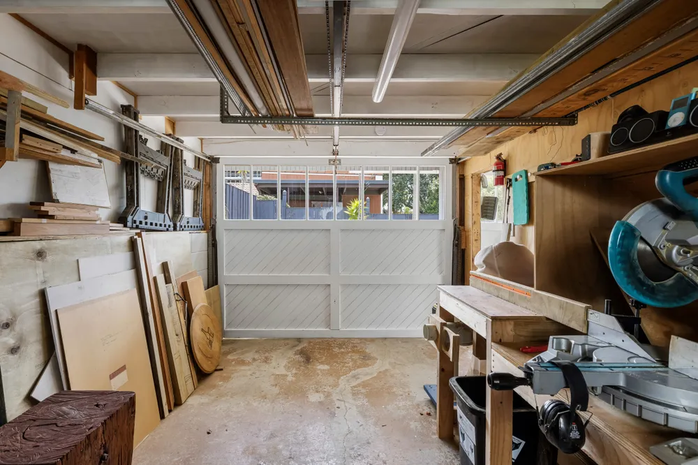 Photos of 25 Whitby Crescent