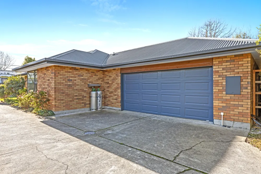 Photos of 371 High Street