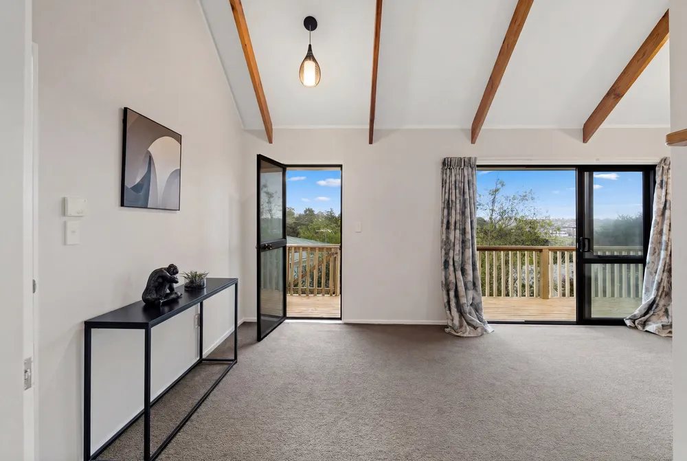 Photos of 1/40 Lilburn Crescent