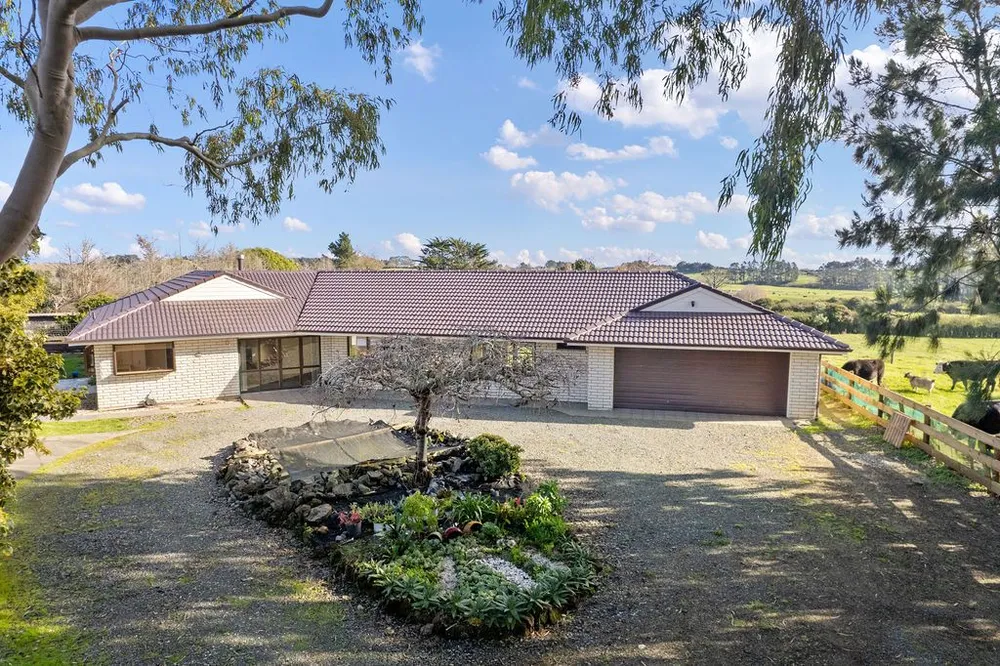 Photos of 80 Oira Road