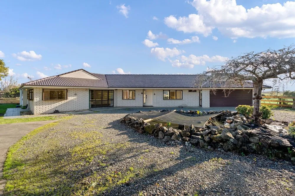 Photos of 80 Oira Road