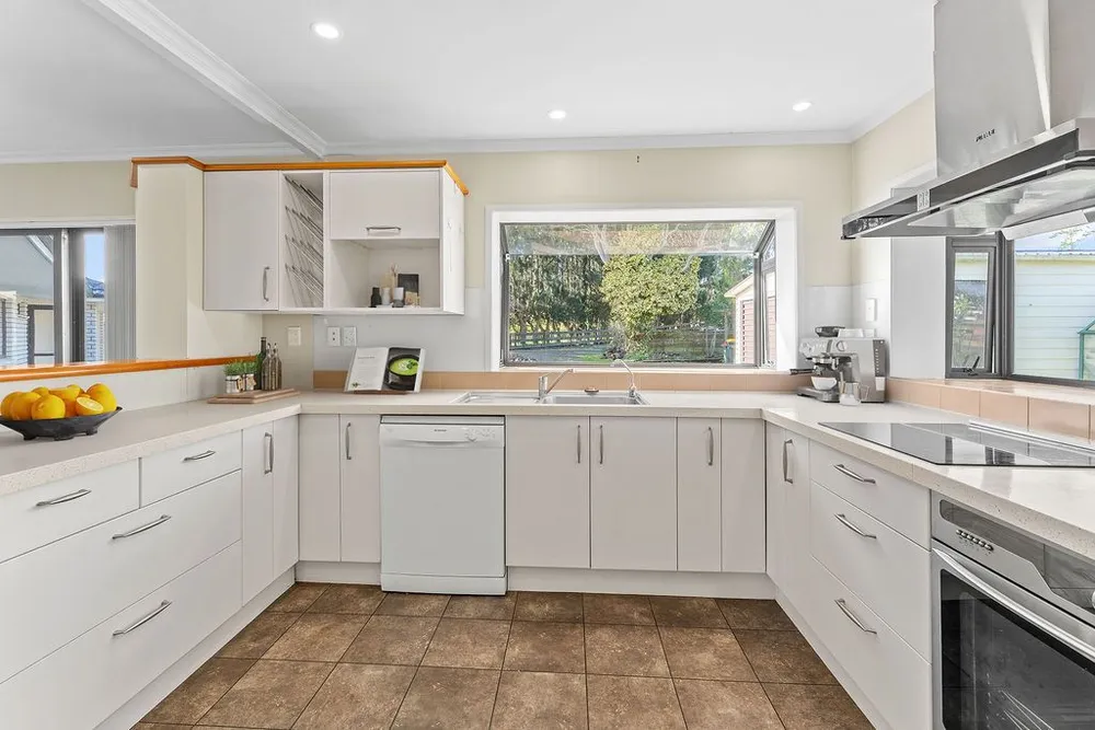 Photos of 80 Oira Road