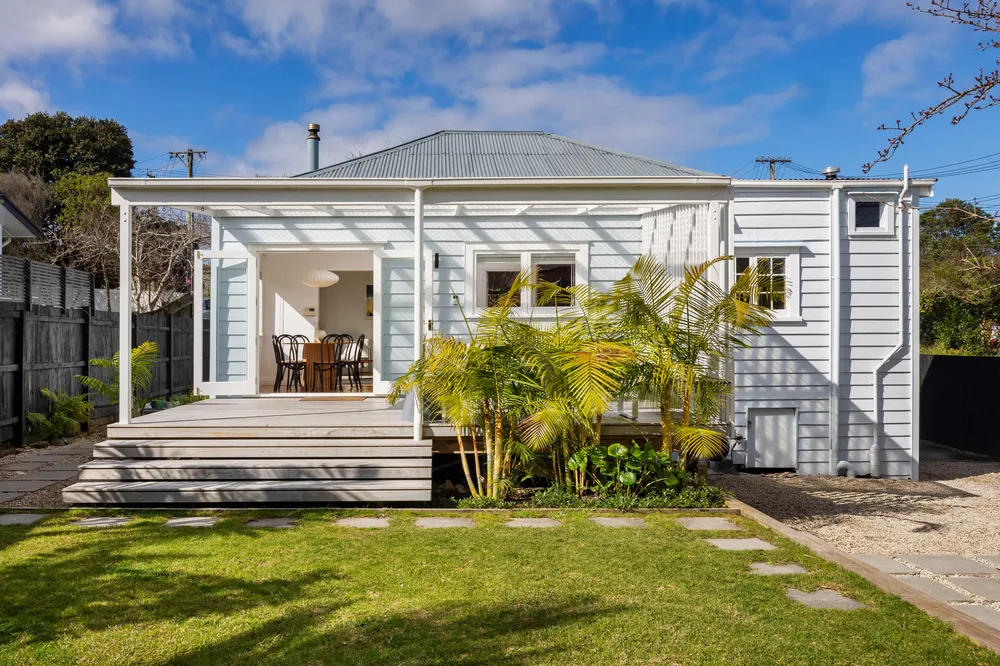 Photos of 319 Blockhouse Bay Road