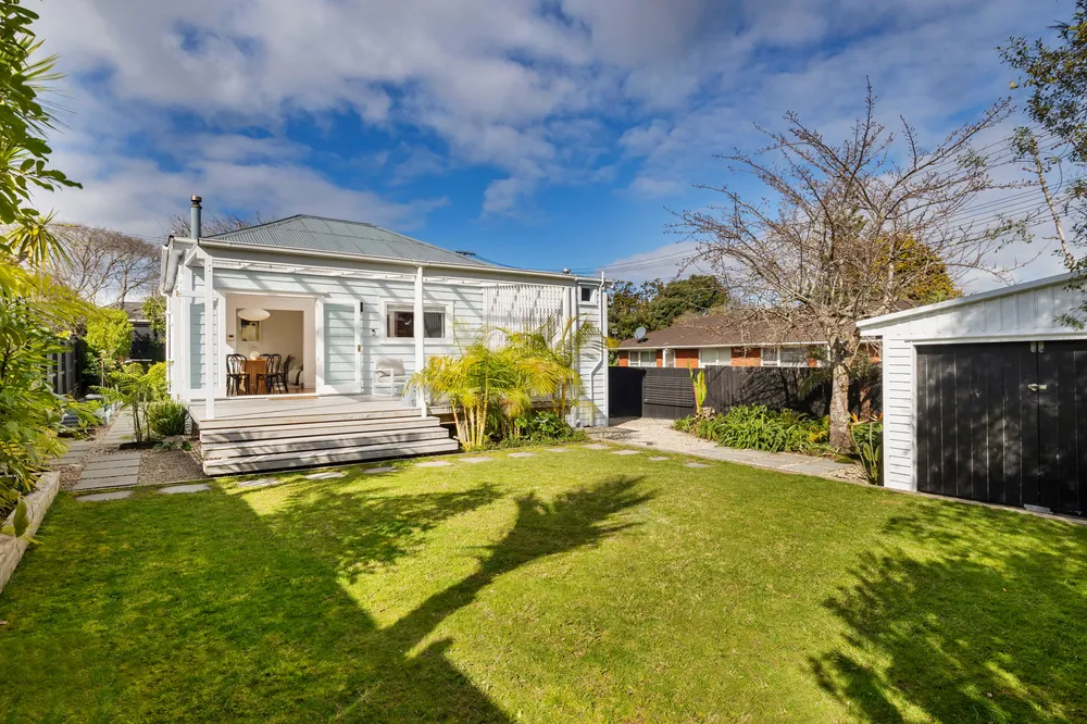Photos of 319 Blockhouse Bay Road