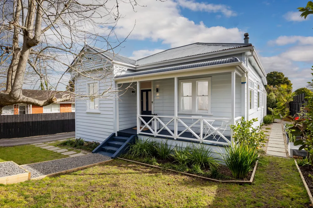 Photos of 319 Blockhouse Bay Road