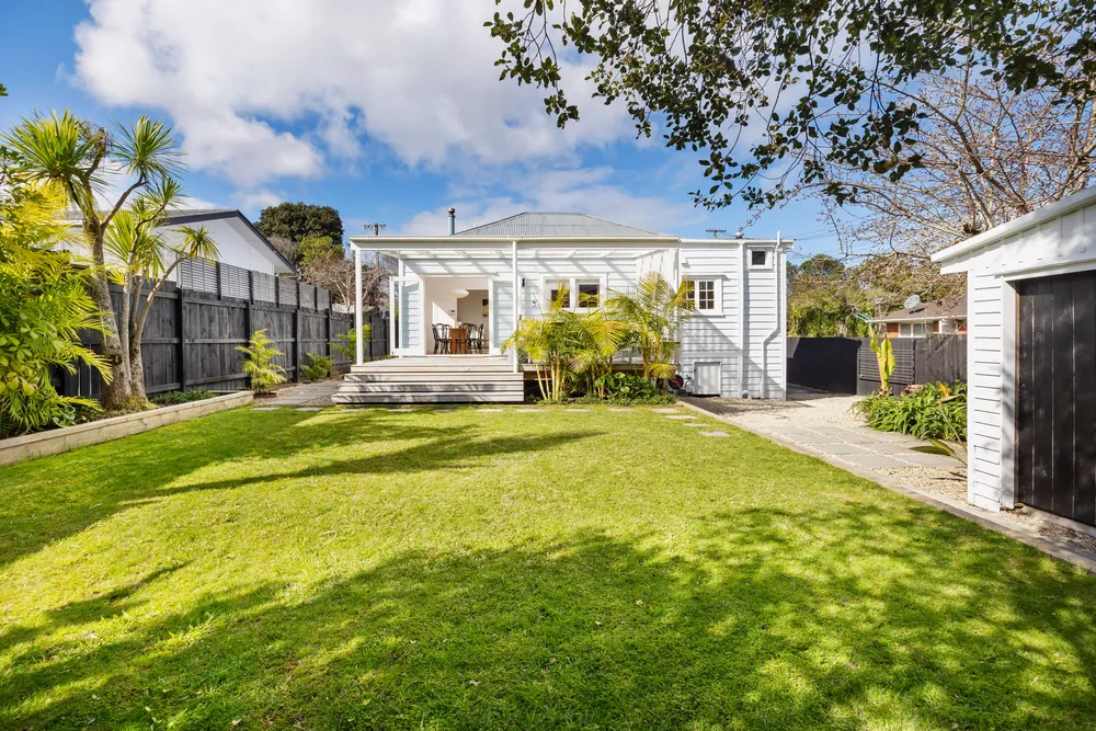 Photos of 319 Blockhouse Bay Road