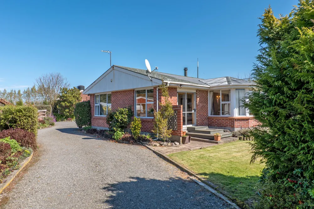 Photos of 225 Blakes Road