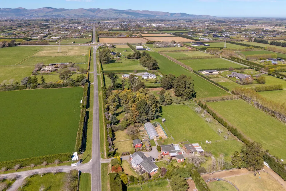 Photos of 225 Blakes Road