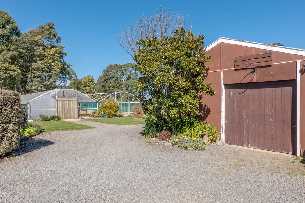 Photos of 225 Blakes Road