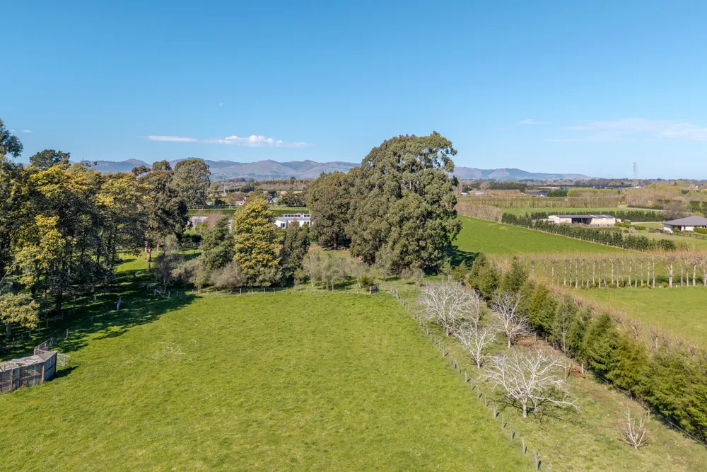 Photos of 225 Blakes Road