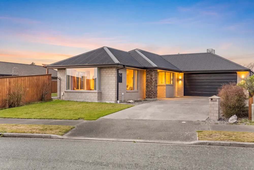 Photos of 27 Clematis Place