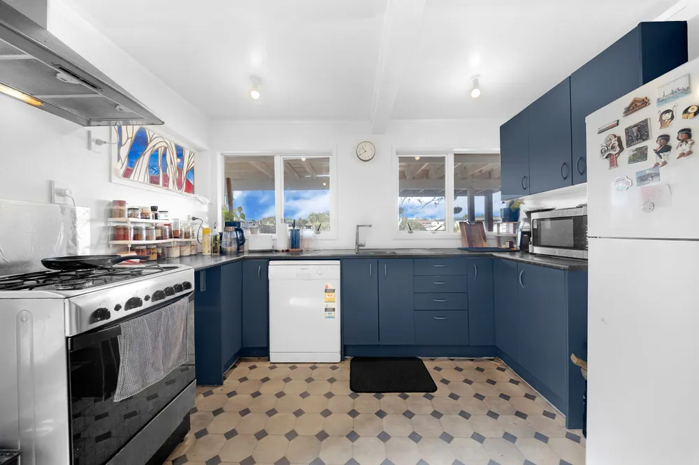 Photos of 82 Wolverton Street