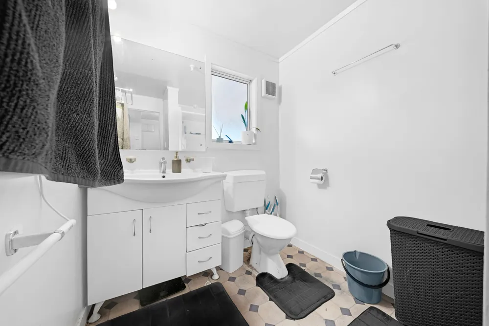 Photos of 82 Wolverton Street