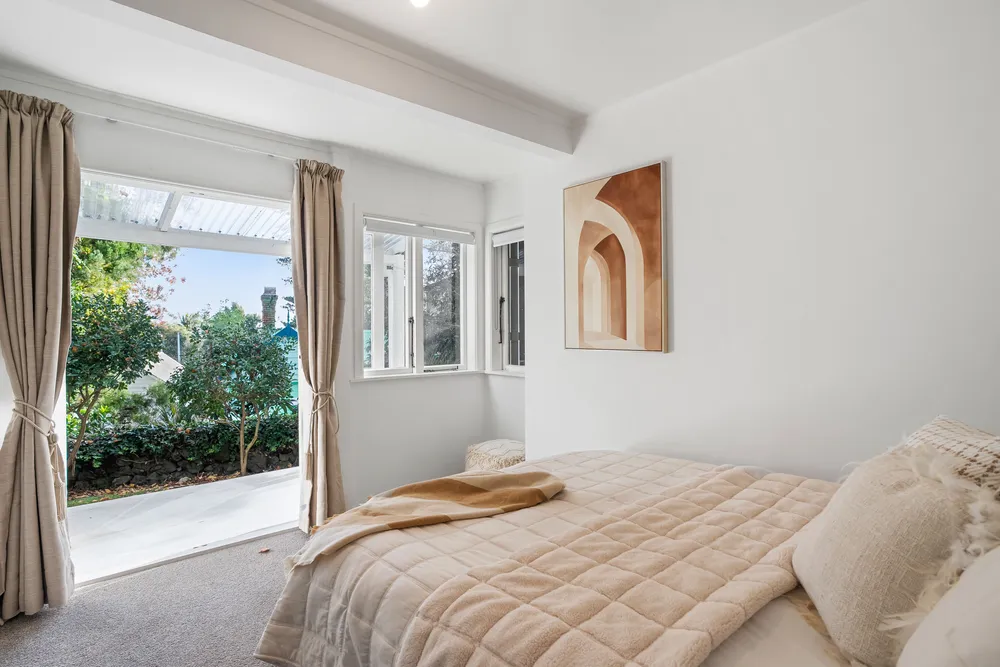 Photos of 1 Percy Street