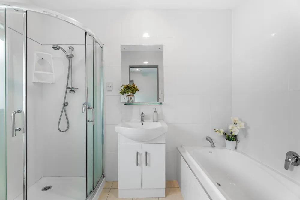Photos of 31B Quona Avenue