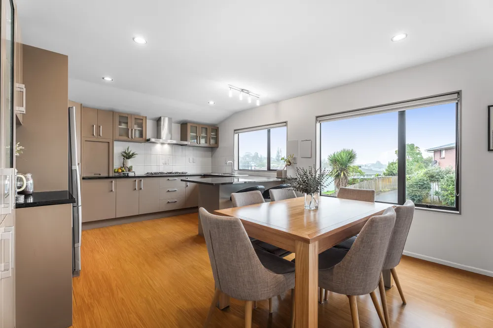 Photos of 31B Quona Avenue