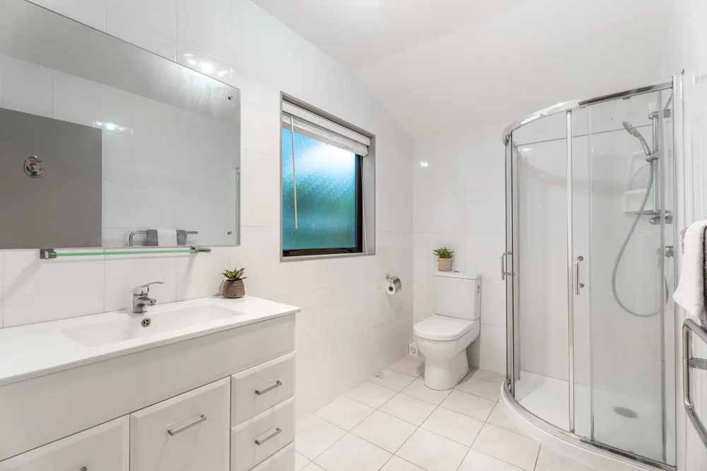 Photos of 31B Quona Avenue