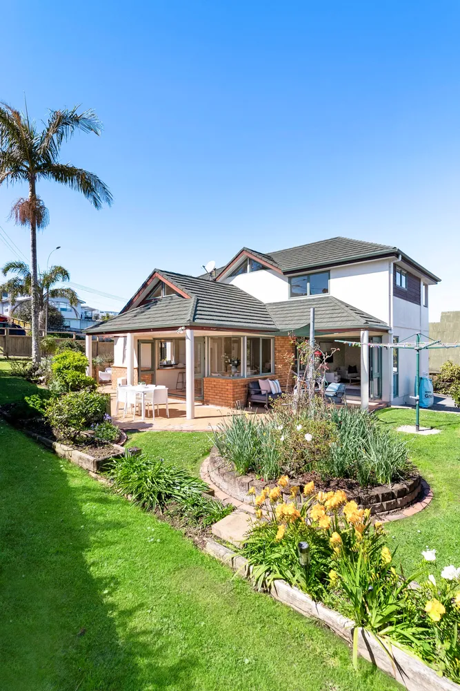 Photos of 492 Beach Road