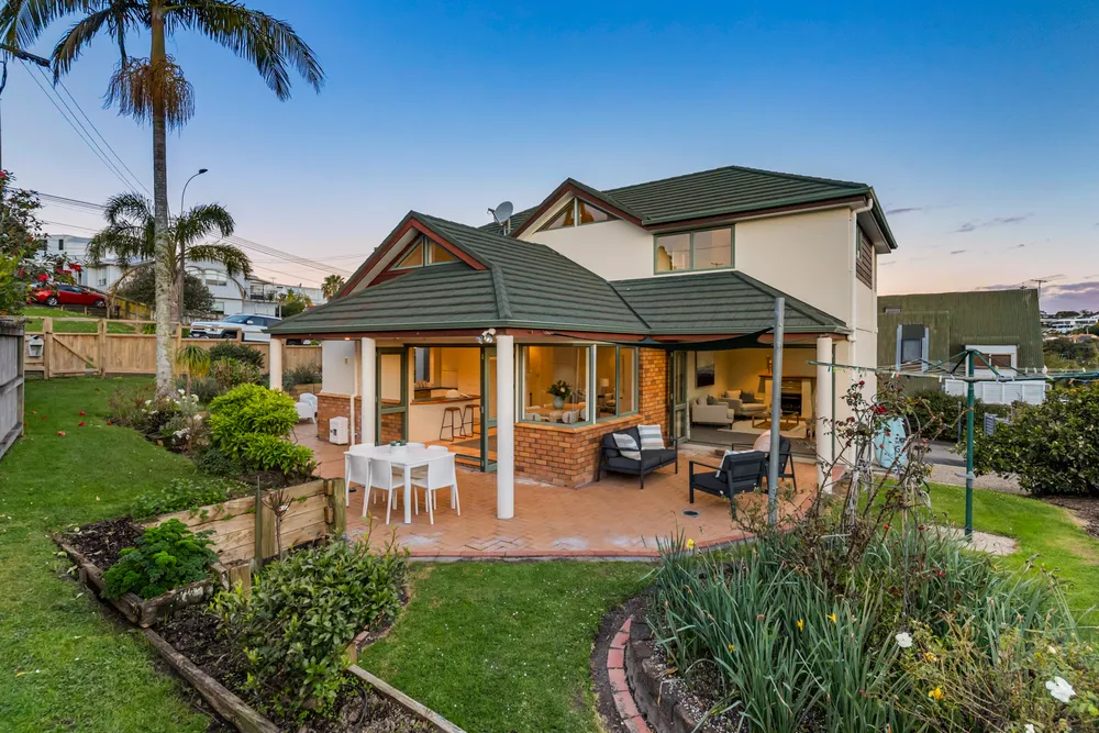 Photos of 492 Beach Road