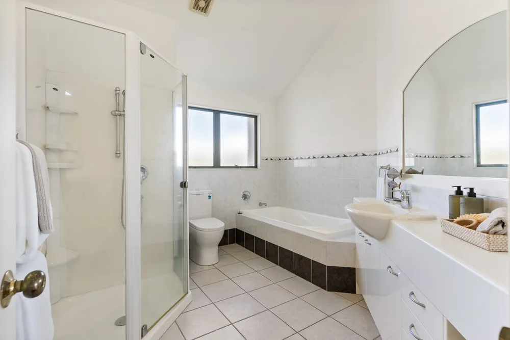 Photos of 492 Beach Road