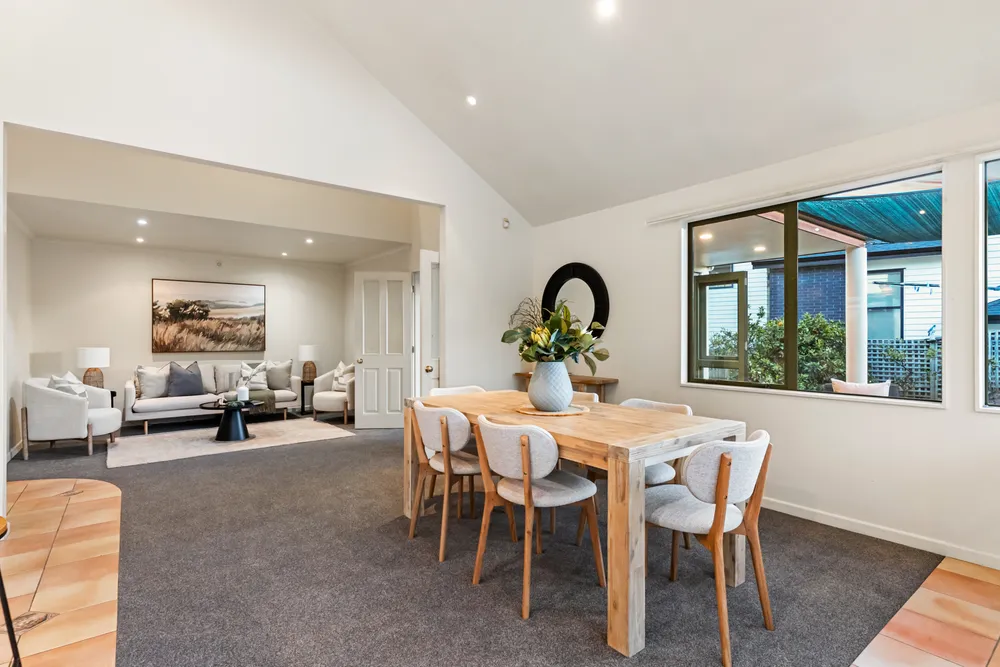 Photos of 492 Beach Road