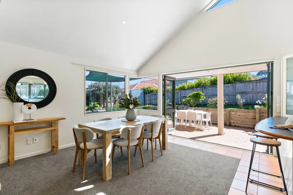 Photos of 492 Beach Road