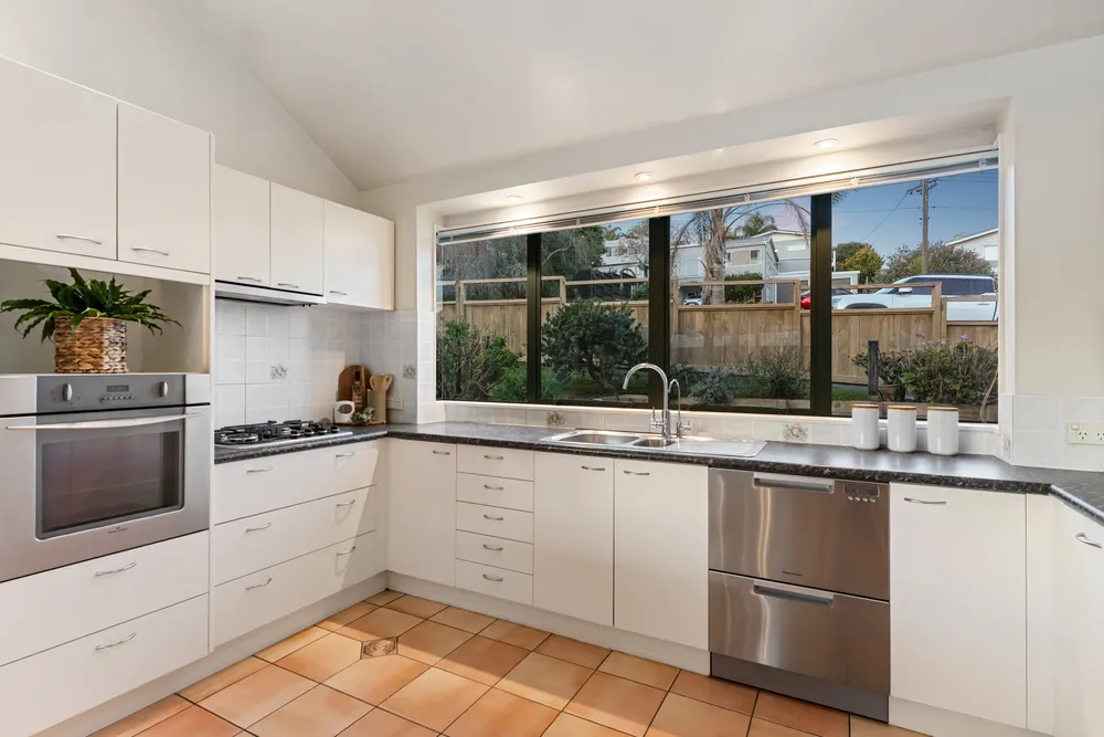 Photos of 492 Beach Road