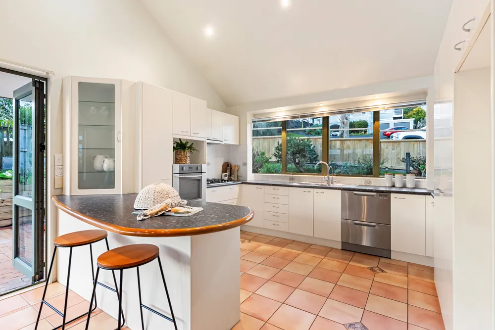 Photos of 492 Beach Road