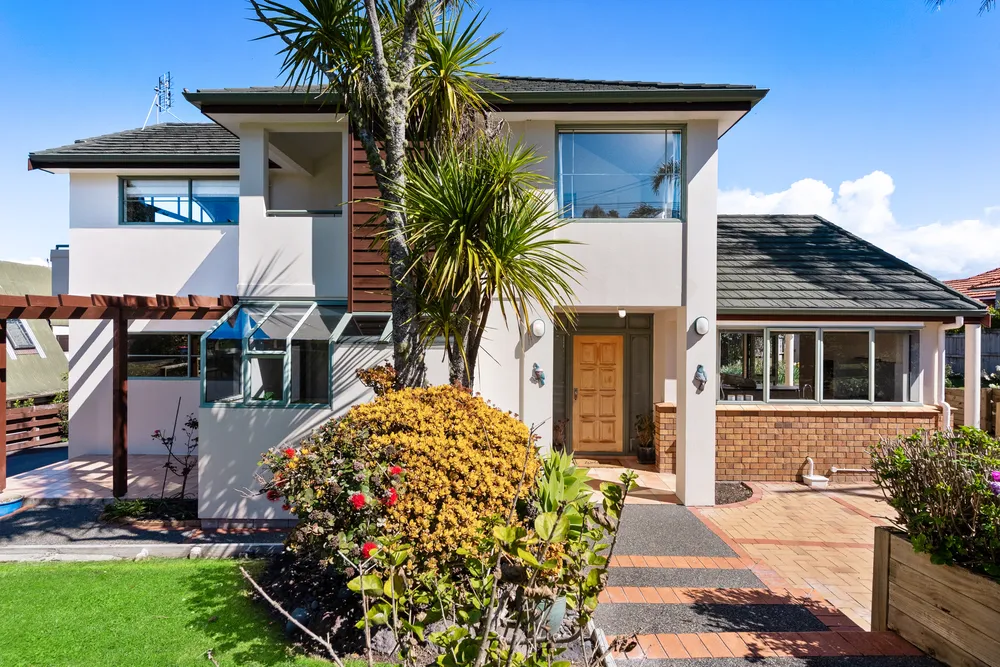 Photos of 492 Beach Road
