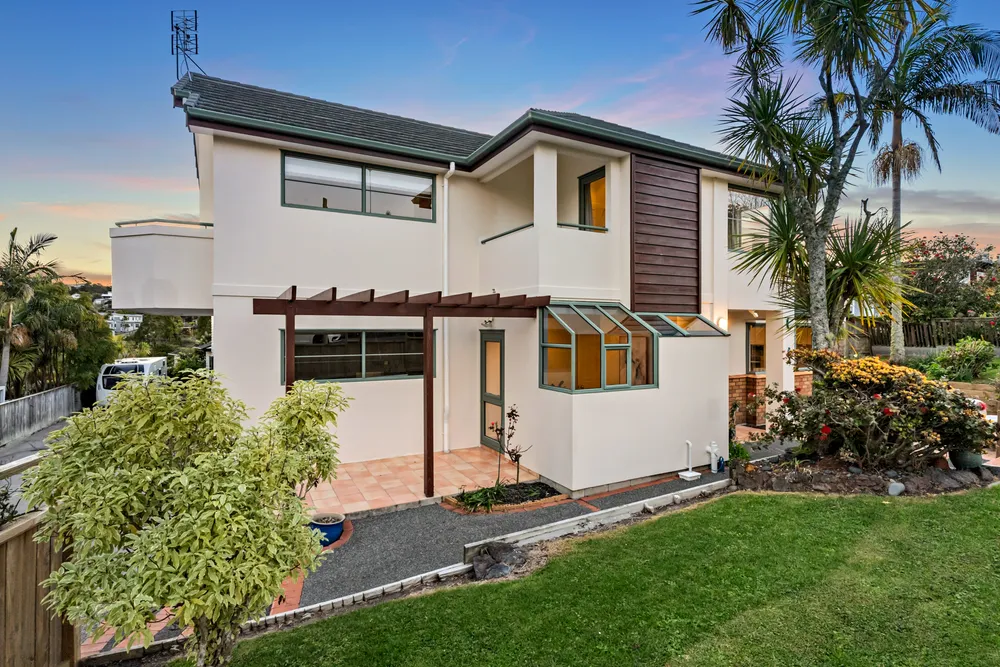 Photos of 492 Beach Road