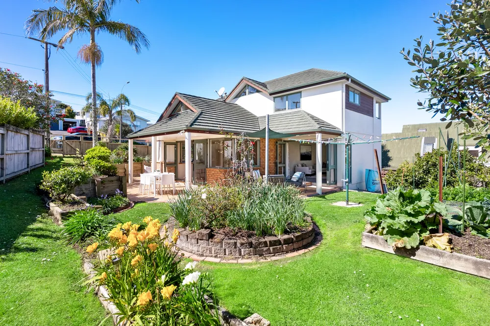 Photos of 492 Beach Road
