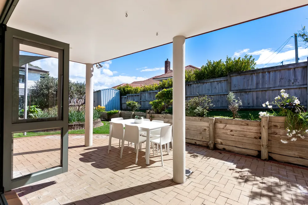 Photos of 492 Beach Road