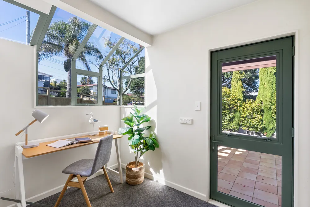Photos of 492 Beach Road