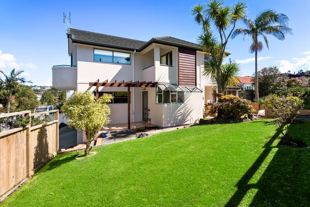 Photos of 492 Beach Road