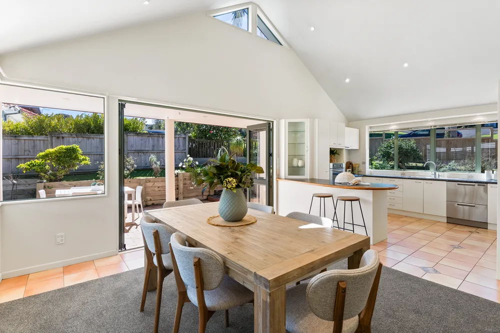 Photos of 492 Beach Road