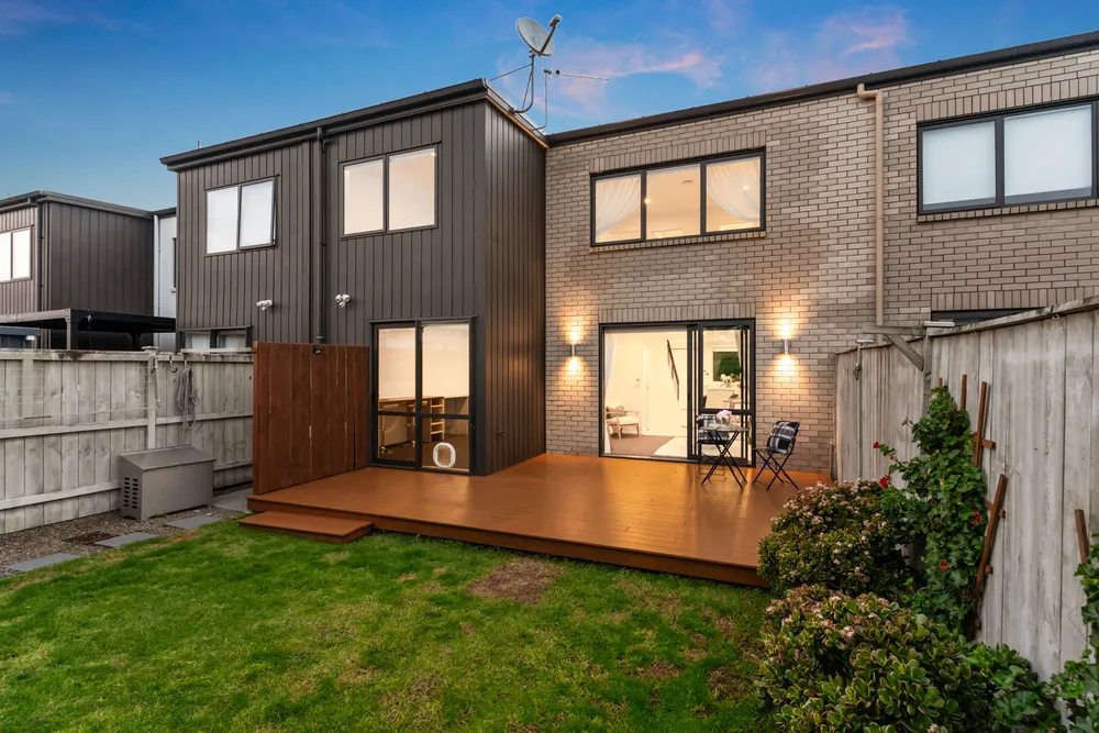 Photos of 14 Orford Lane