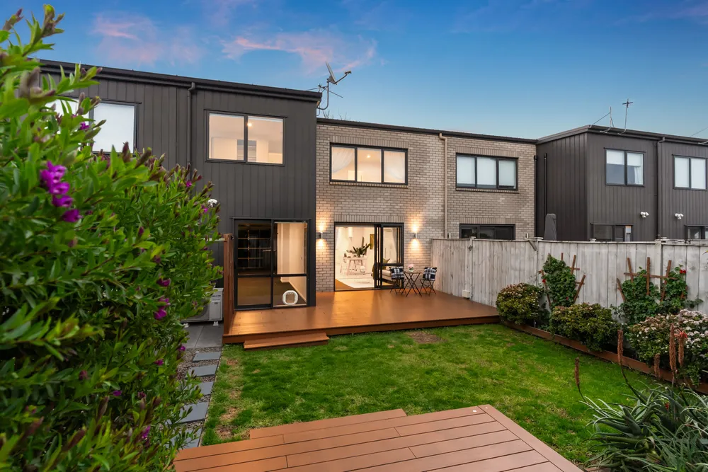 Photos of 14 Orford Lane