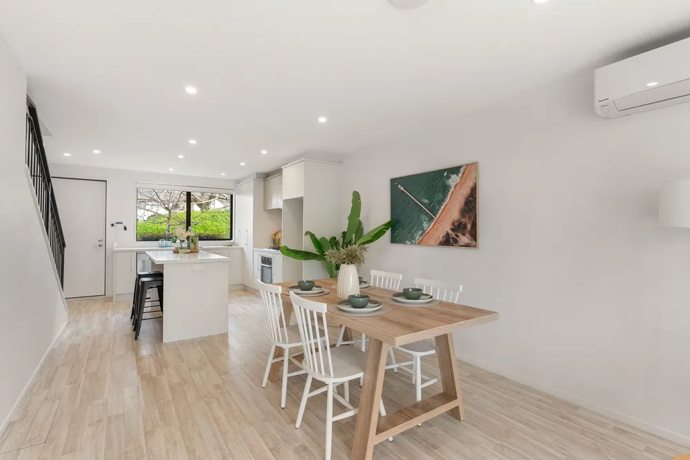 Photos of 14 Orford Lane