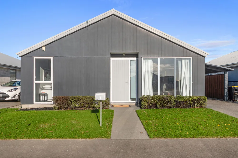 Photos of 5 Tippet Crescent