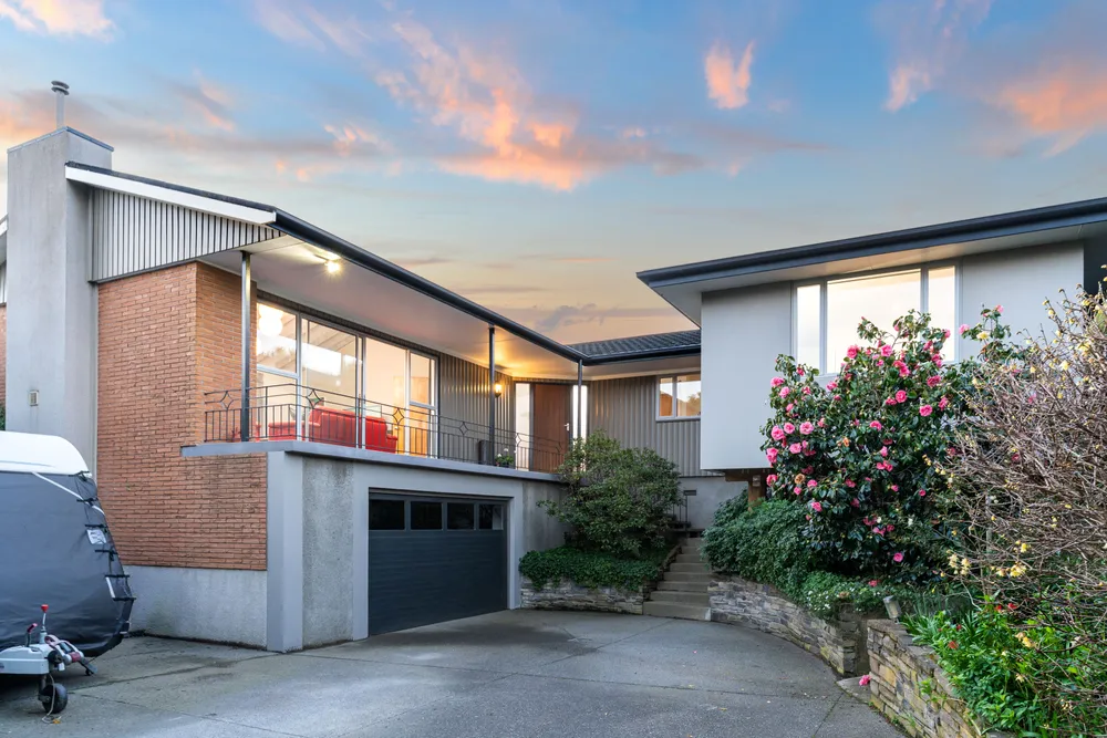 Photos of 261 Kennedys Bush Road