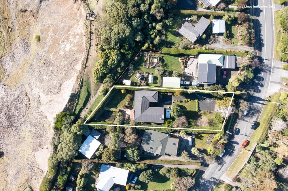 Photos of 261 Kennedys Bush Road