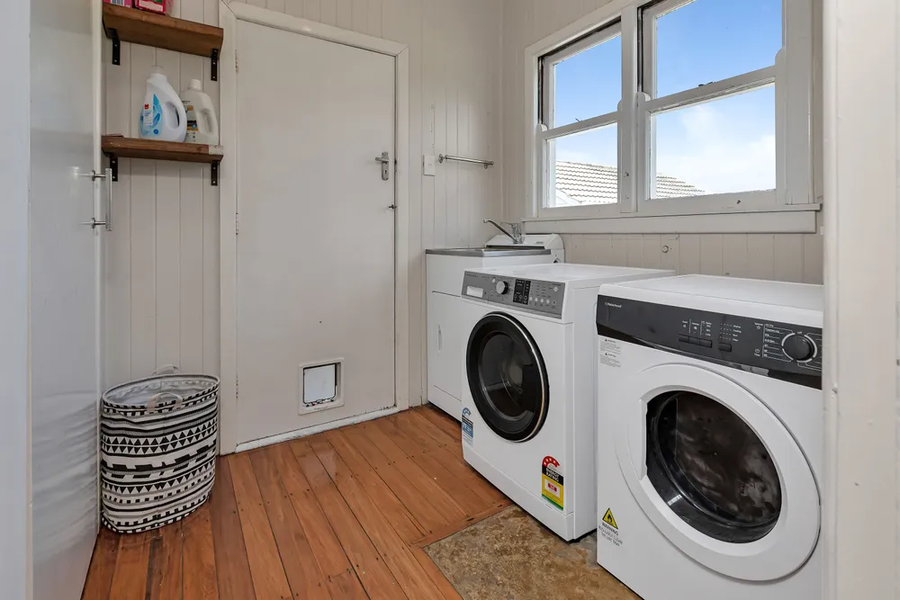 Photos of 29 Weaver Street