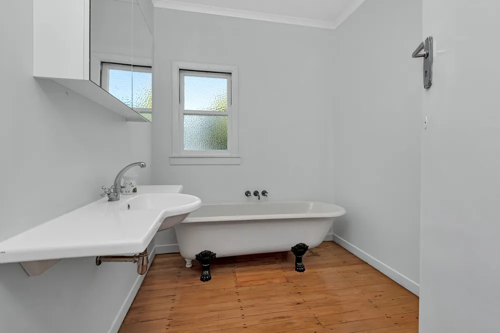 Photos of 29 Weaver Street