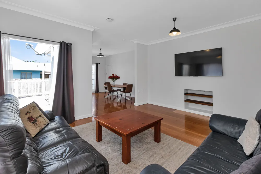 Photos of 29 Weaver Street