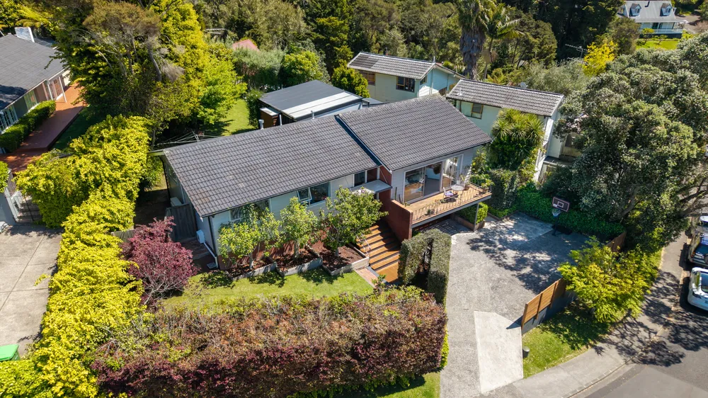 Photos of 118 Roseberry Avenue