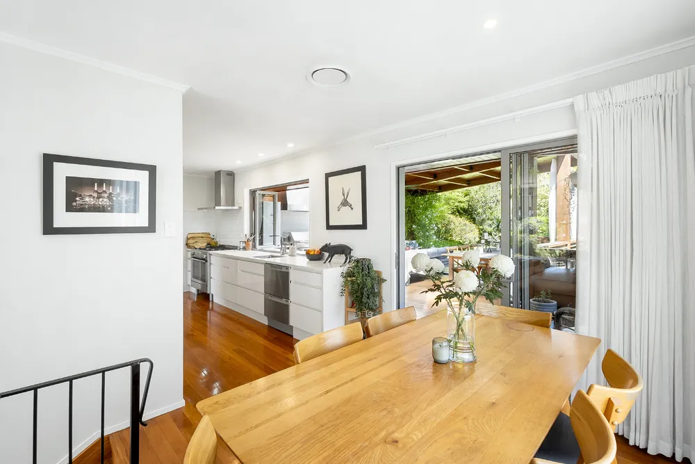 Photos of 118 Roseberry Avenue