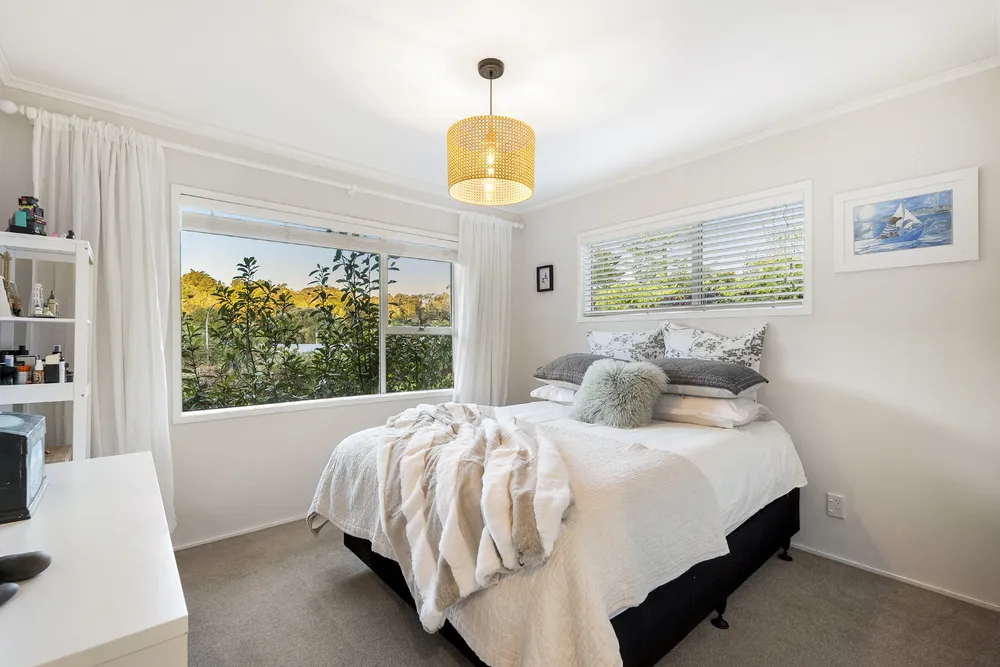 Photos of 118 Roseberry Avenue