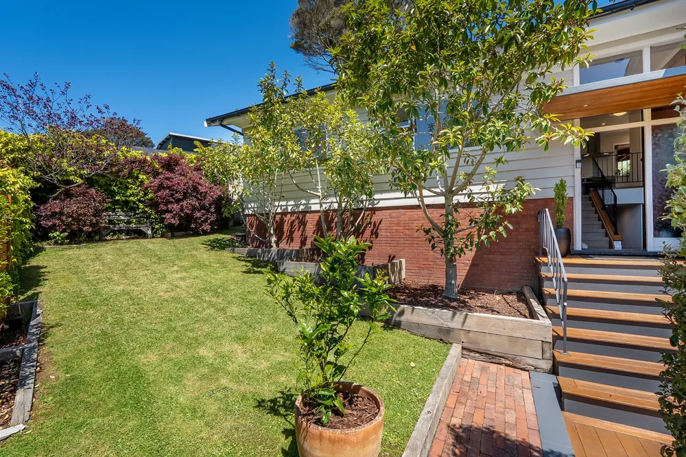 Photos of 118 Roseberry Avenue